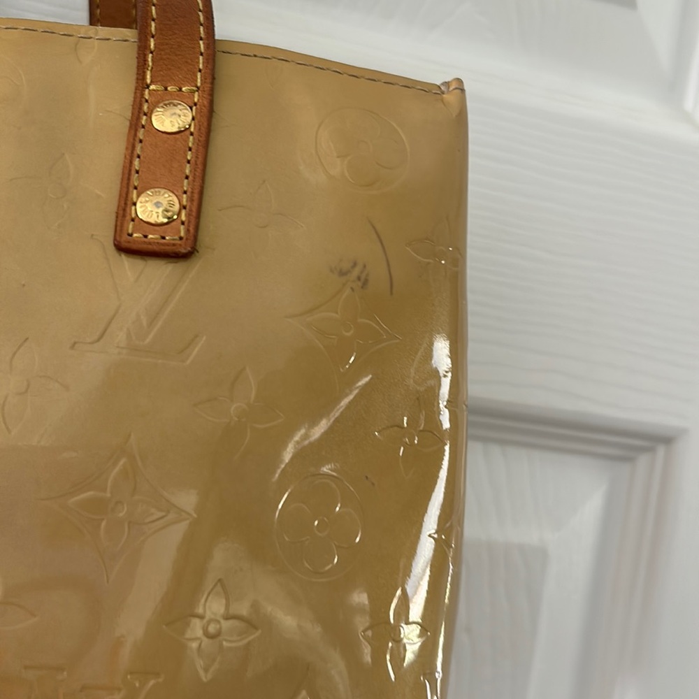Louis Vuitton Gold Vernis Monogram Reade PM Bag - Picture 10 of 16